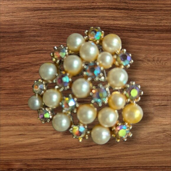 Vintage Faux Pearl  and Auroraborealis Rhinestone floral  Brooch Pin Jewelry - Picture 1 of 5